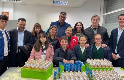 ENTREGA DE MONAS DE PASCUA PARA CÁRITAS Y CRUZ ROJA DE GAVÀ